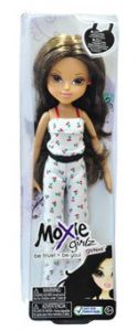 Игрушка кукла Moxie Веселые каникулы, Софина в белой пижаме